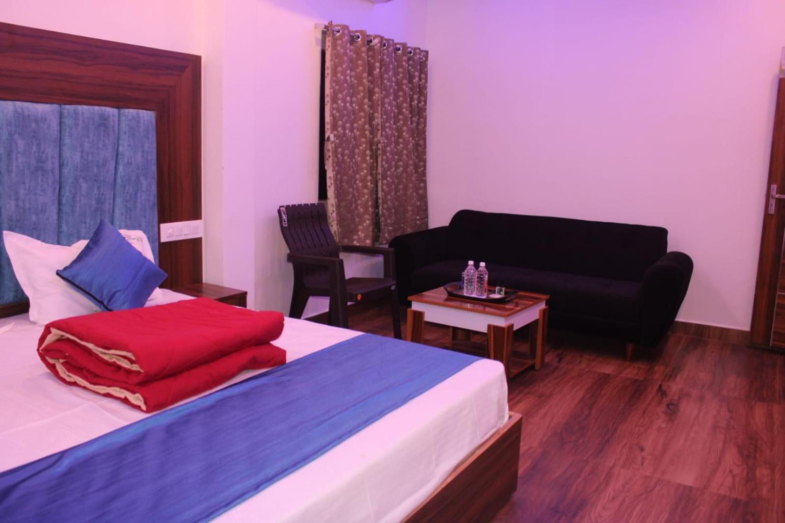 Lalitha Karunya Residency A/C Hotel Bapatla Bagian luar foto