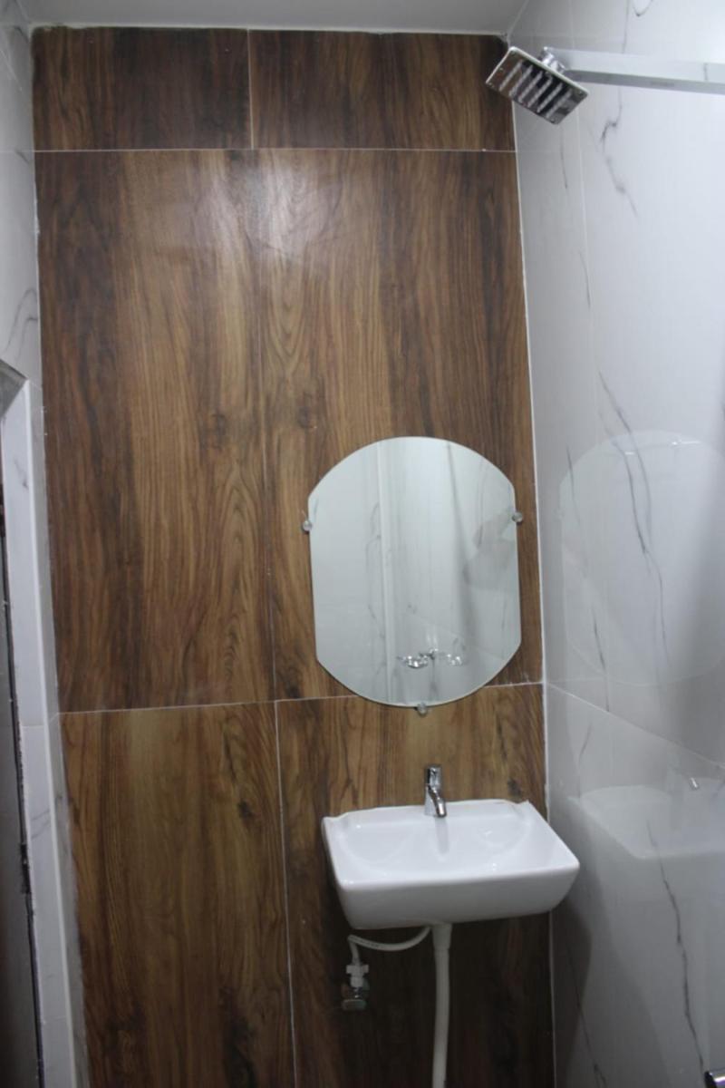 Lalitha Karunya Residency A/C Hotel Bapatla Bagian luar foto